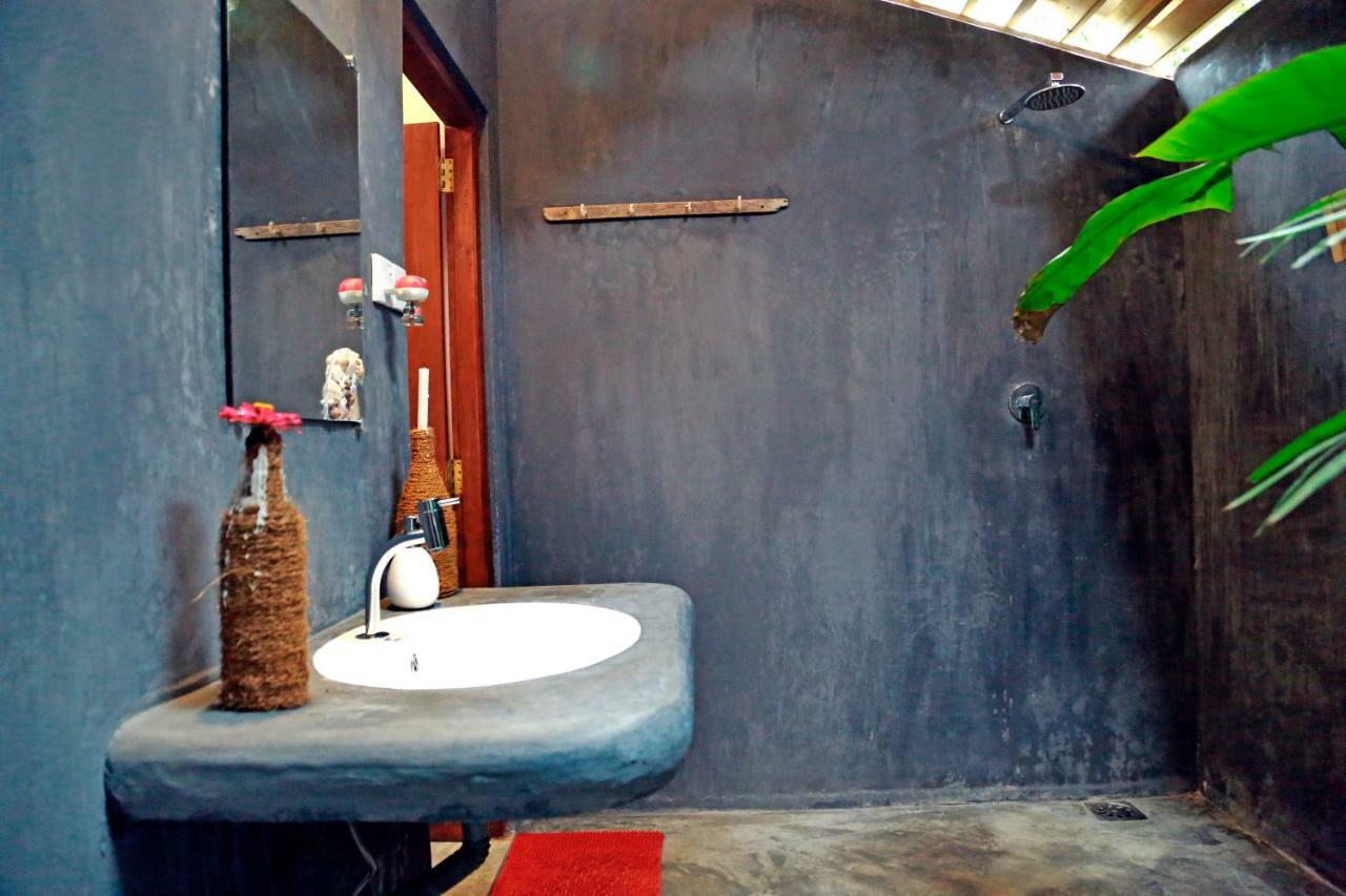 Chez Podi Surf Stay Mirissa Exterior foto